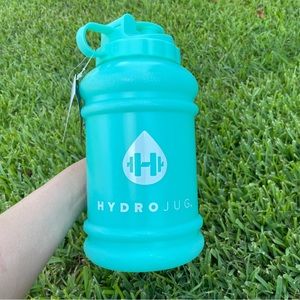 NWT MINT HYDROJUG 2.2 LITERS 73 FLOZ